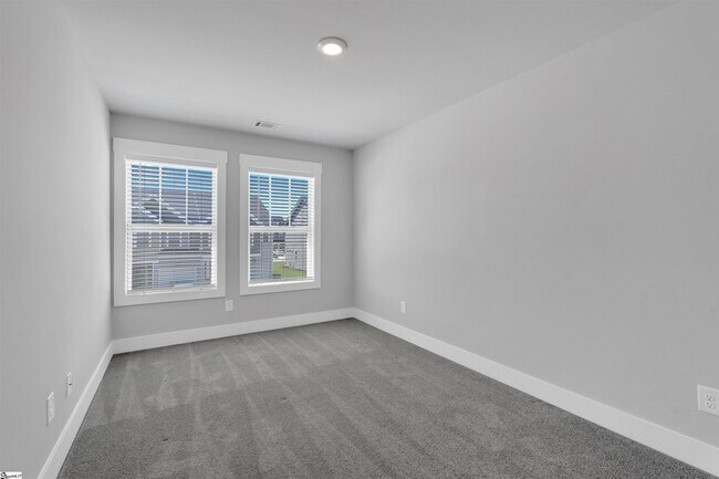 Building Photo - 46 Mardale Ln