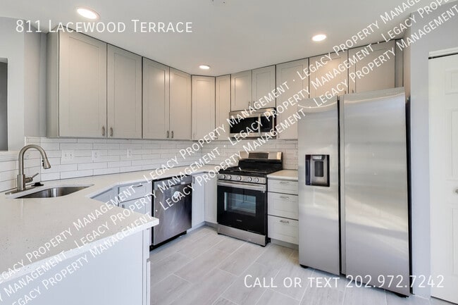 Building Photo - 811 Lacewood Terrace