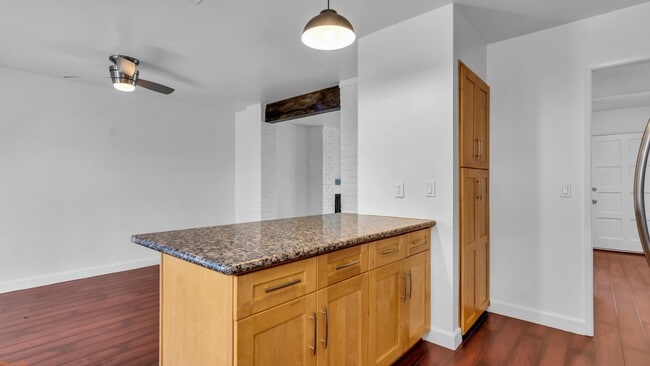 Building Photo - 53635 Avenida Bermudas