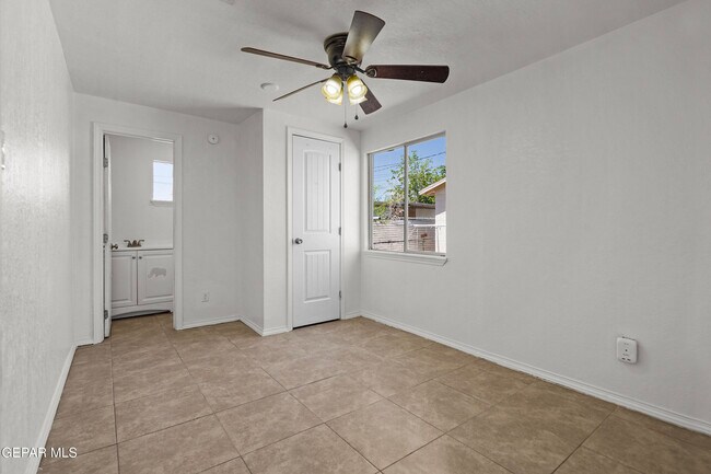 Building Photo - 209 N Seville Dr