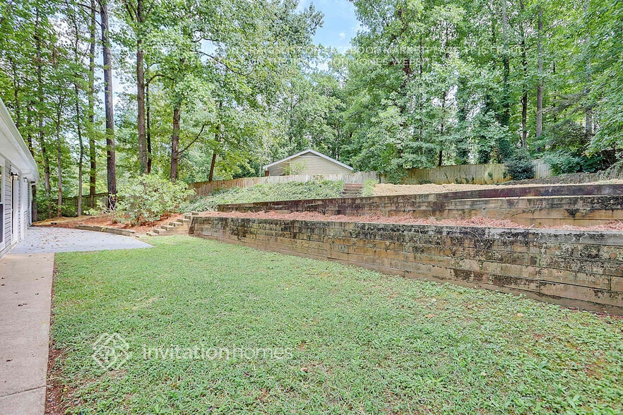 Building Photo - 6823 Springwood Dr