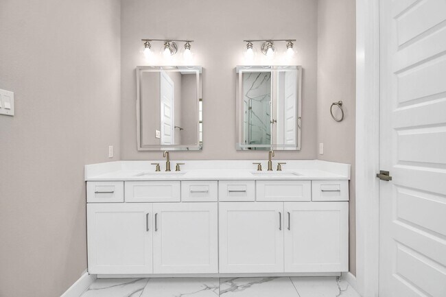 Building Photo - 304 Chobani Ln