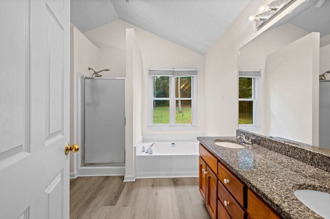 Building Photo - 110 Hunters Glen