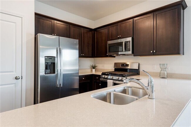 Building Photo - 5920 Eden Dr