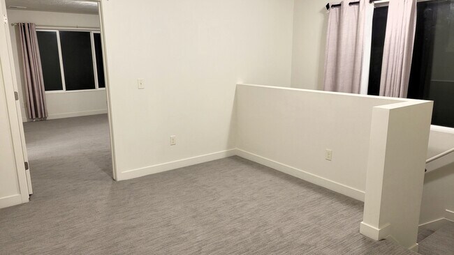 Building Photo - 5655 Island Ridge Dr