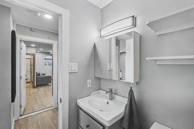 Building Photo - 2732 Luzon Dr