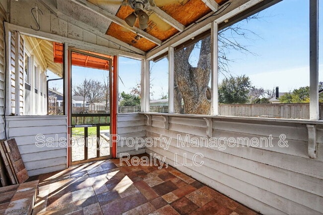 Building Photo - 212 N Grand Ave