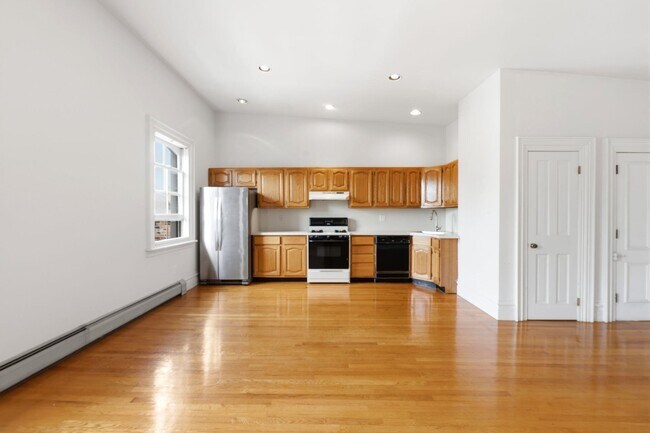 Building Photo - 249 8th St