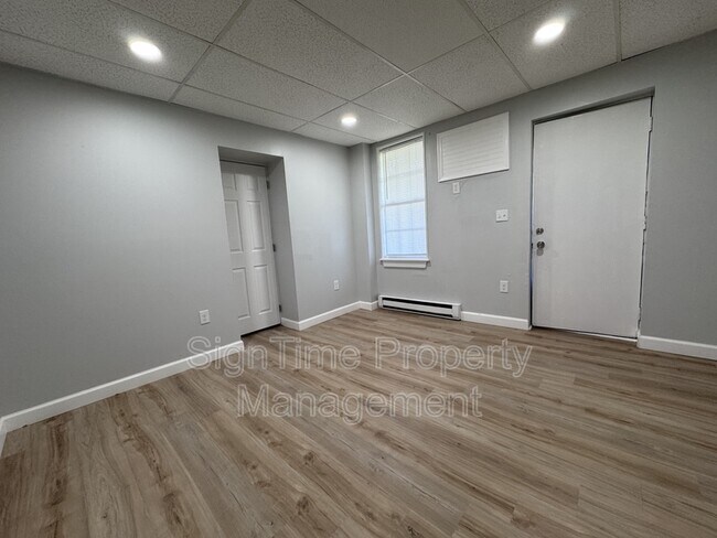 Building Photo - 229 Jonathan St