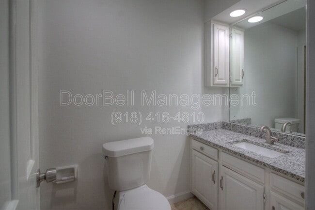 Building Photo - 7217 S Columbia Ave