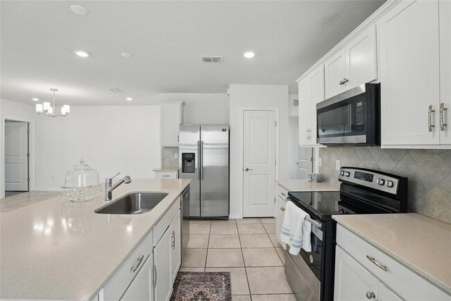 Building Photo - 5079 Royal Point Ave