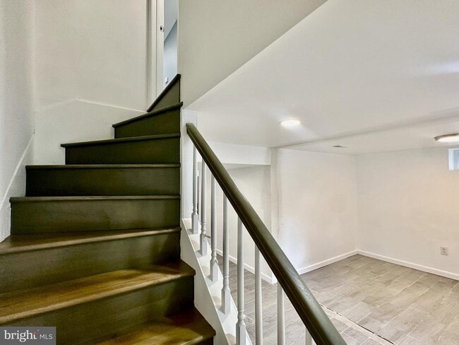 Building Photo - 633 Durham Rd