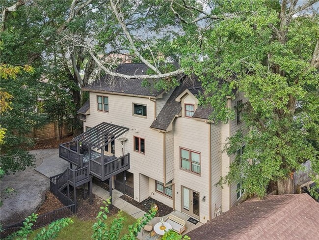 Building Photo - 1399 N Druid Hills Rd
