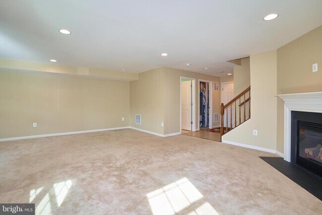 Building Photo - 41625 Broxbourne Terrace