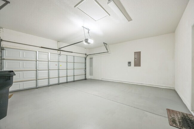 Building Photo - 5780 Saddle Trail Ln