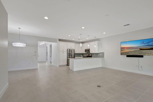 Building Photo - 12557 SW Rain River Dr