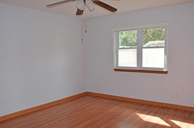 Building Photo - 3906 Summerwood Ct