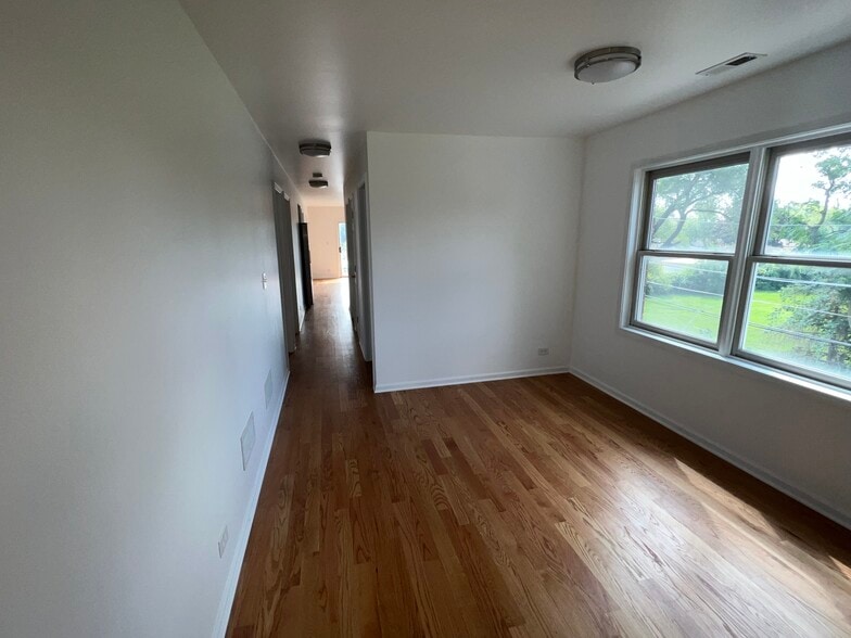 Living room - 2833 Auxplaines Ave