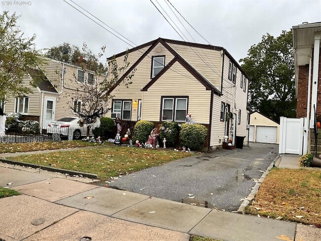 Building Photo - 83 Adams St