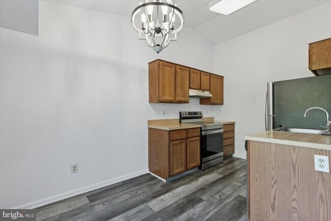 Building Photo - 806 Beacon Hill Dr