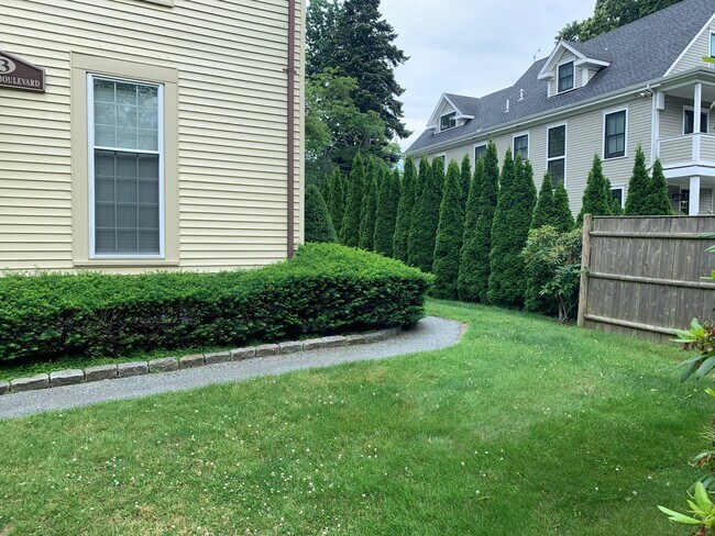 Building Photo - 73 Memorial Blvd