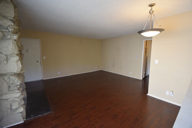 Building Photo - 10745 Hortense St