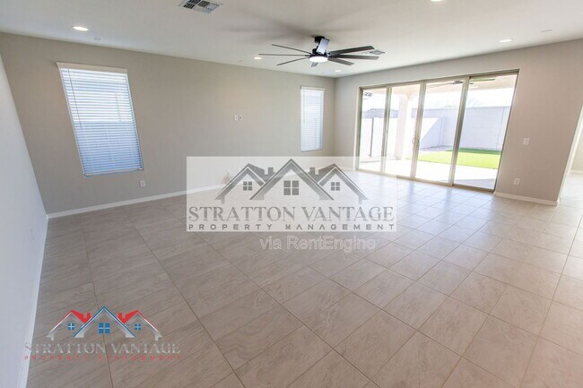 Building Photo - 17625 W Pasadena Ave