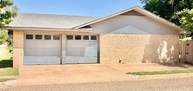 Building Photo - Well maintained house in great neighborhood!! Available Now!