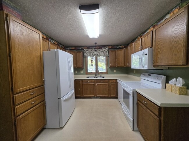 Building Photo - 5038 W Elm Ct