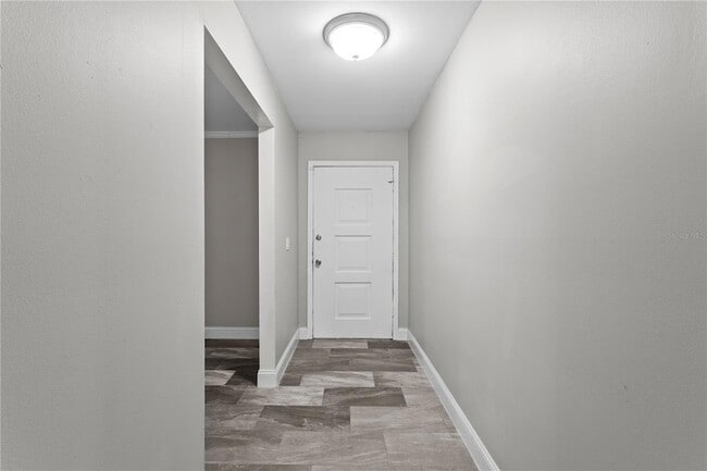 Building Photo - 6928 Greenhill Pl