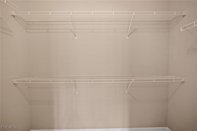 Building Photo - 12168 Country Day Cir