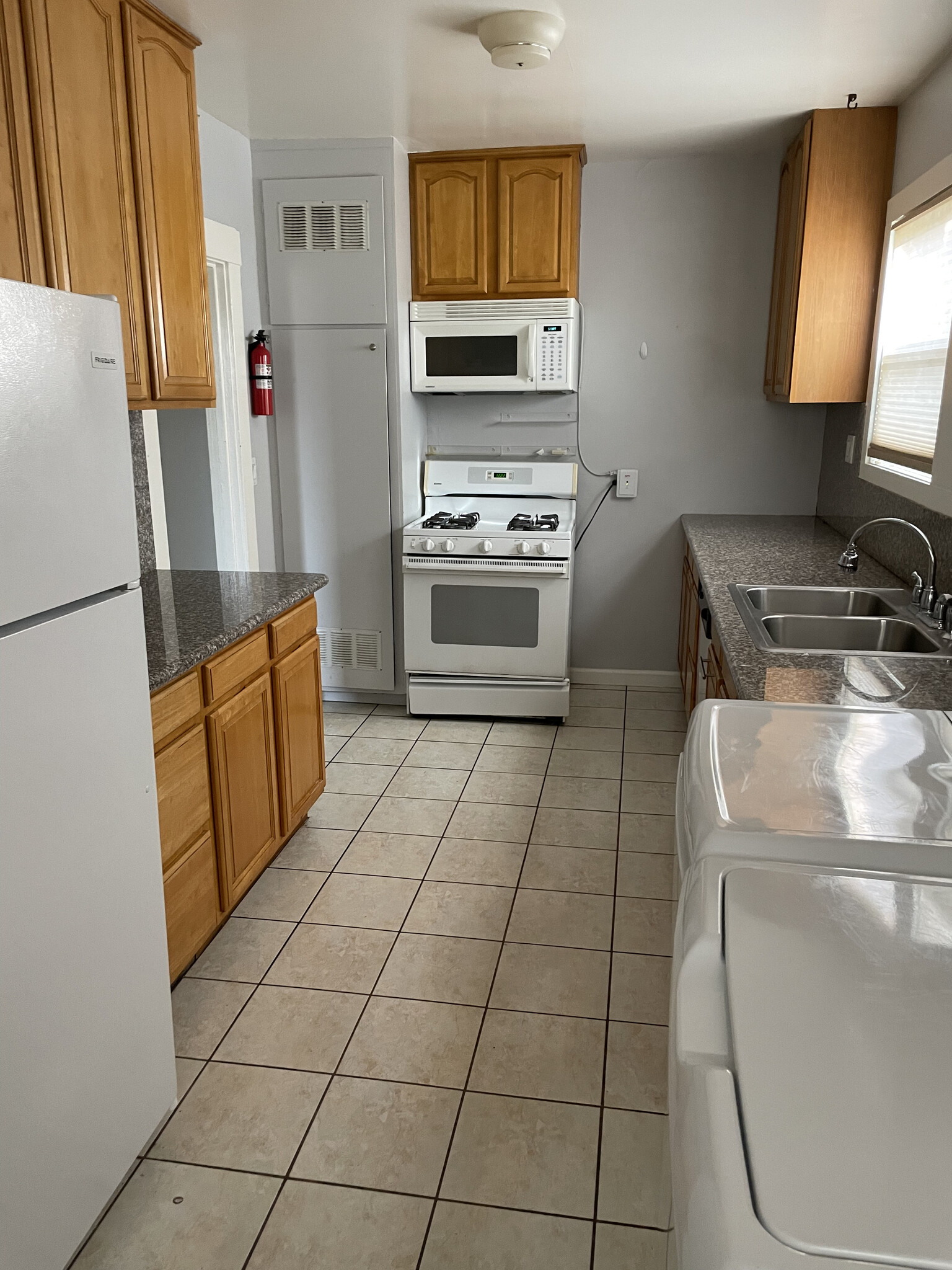 Kitchen - 4385 Adeline St