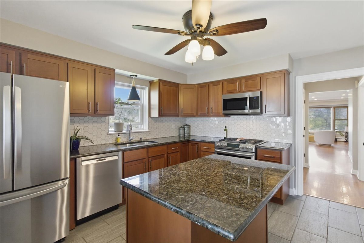 Building Photo - 3018 N Whipple St