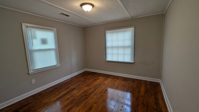 Building Photo - 807 McArthur Blvd