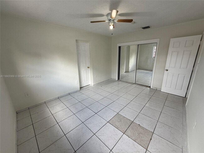 Building Photo - 2146 NW 18th Terrace