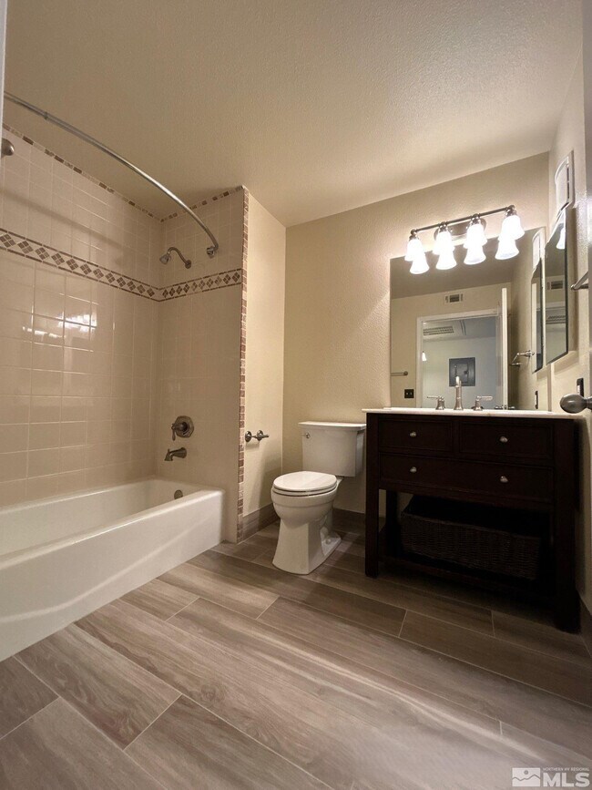 Building Photo - 6850 Sharlands Ave.