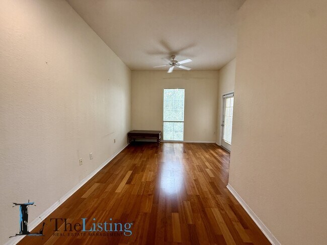 Building Photo - 402 S Armenia Ave