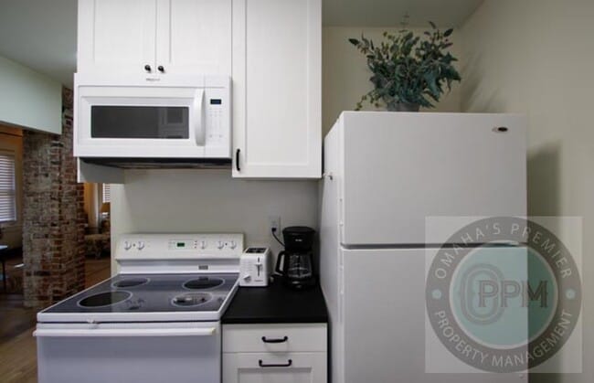 Building Photo - 822 N 50th Ave