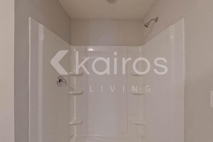 Building Photo - 8688 SW 43rd Ter