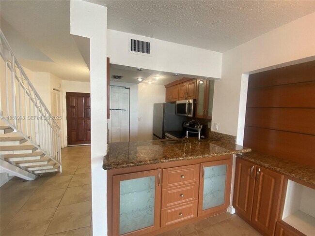 Building Photo - 7899 NE Bayshore Ct