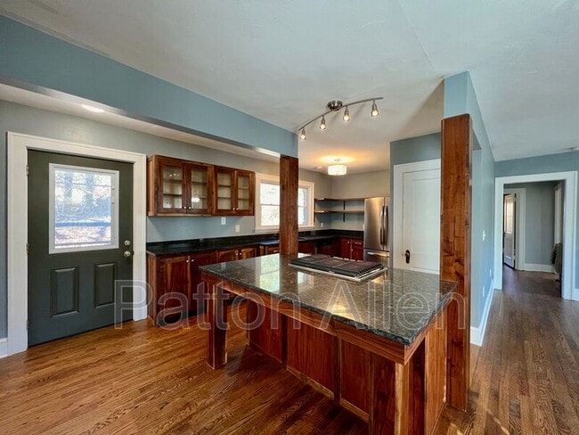 Building Photo - 20 Bell Rd