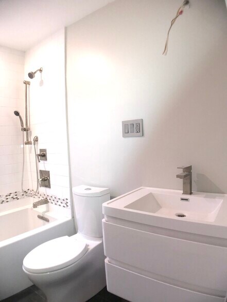 Building Photo - 20 Washburn Ave