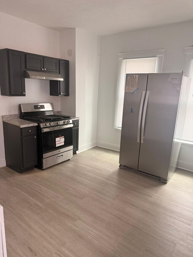 Building Photo - 10817 Hull Ave