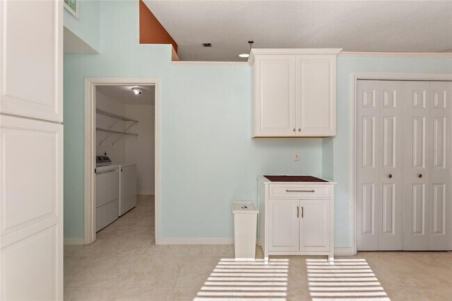 Building Photo - 6619 Imperial Oak Ln