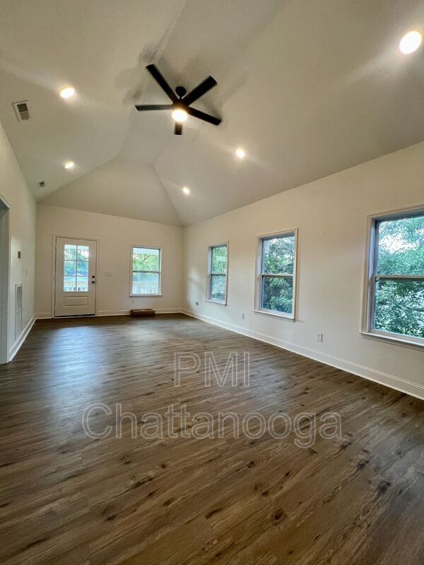 Building Photo - 1500 Arlington Ave