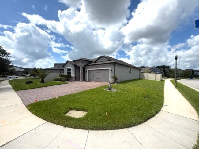 Building Photo - 1165 Hilltop Pl