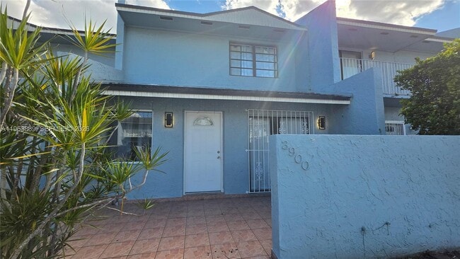 Building Photo - 3900 SW 107th Ave