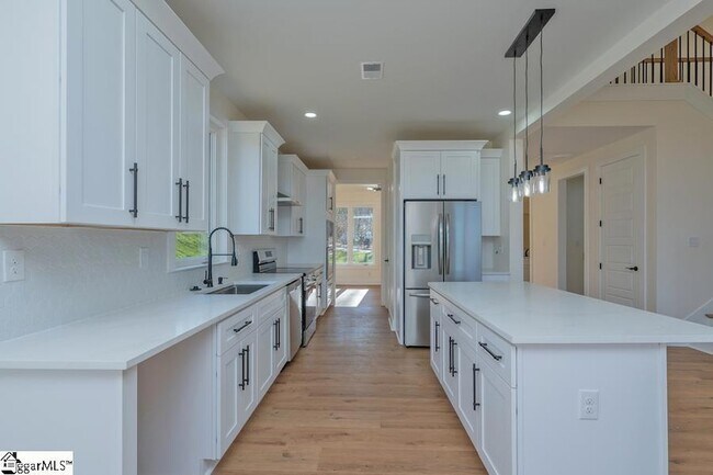 Building Photo - 105 Horseshoe Bend Rd