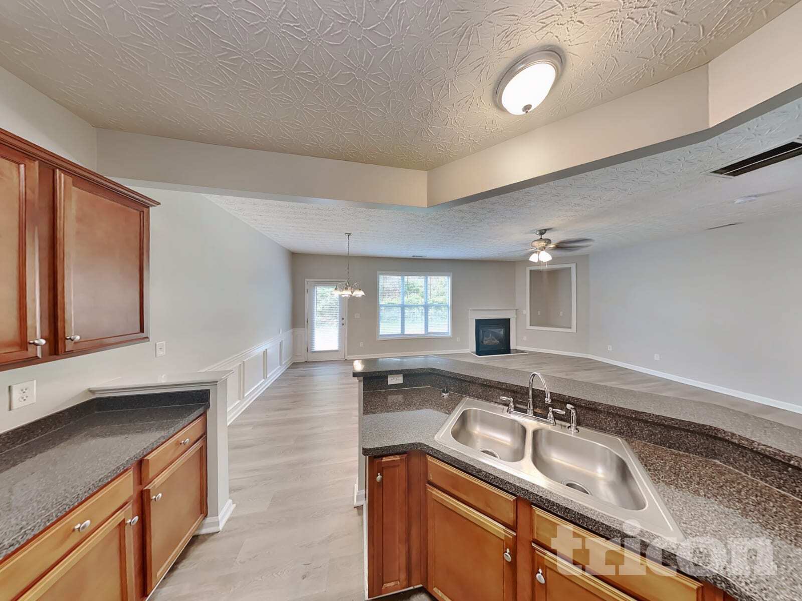 Building Photo - 8129 Brookbend Dr