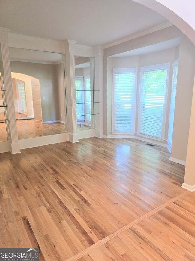Building Photo - 7229 Meadow Point Dr